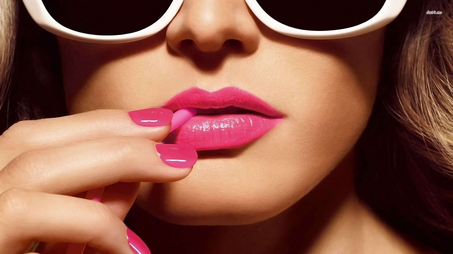 H τέχνη του mani-lips