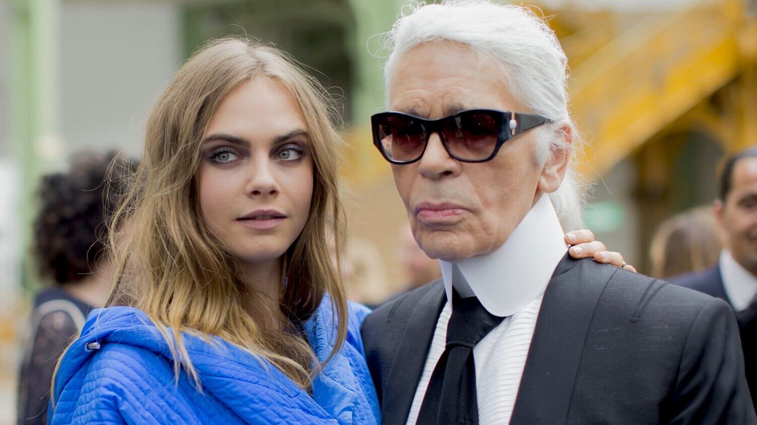 Η Chanel βάζει τα γυαλιά στην Cara