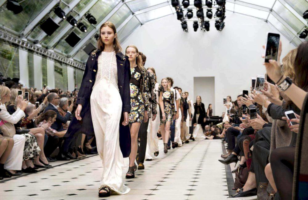 Trending: Το νέο See Now/Buy Now σύστημα της Burberry