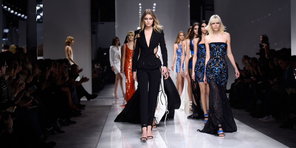 Atelier Versace Spring/Summer 2016: Μία ματιά στο μέλλον της θηλυκότητας