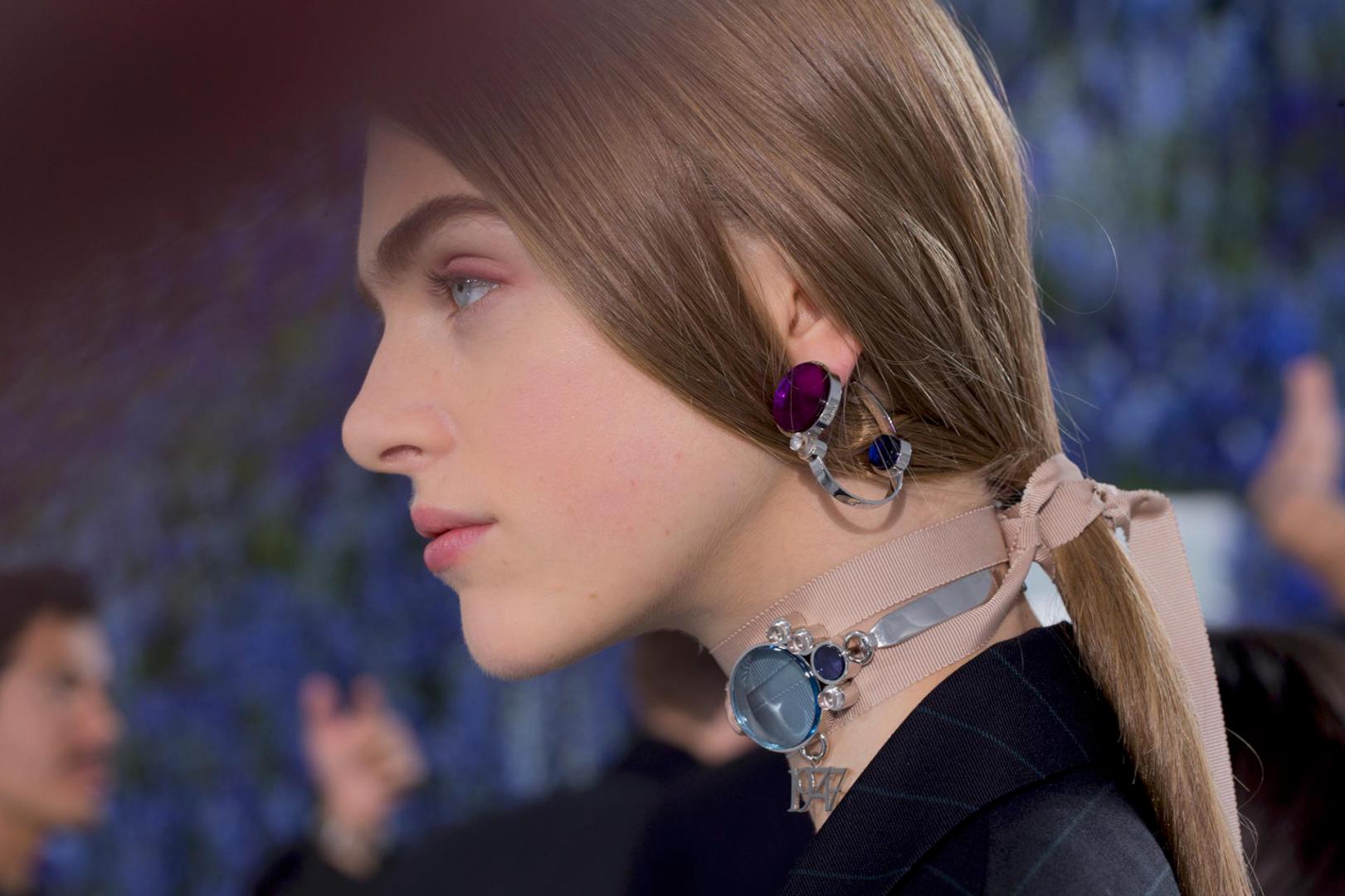 Choker: To αξεσουάρ της σεζόν με οδηγίες χρήσης