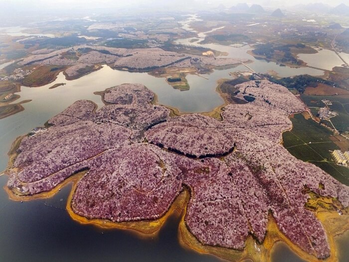 Λίμνη Hongfeng στο Guiyang, Guizhou Province , Κίνα. ChinaFotoPress via Getty Images 