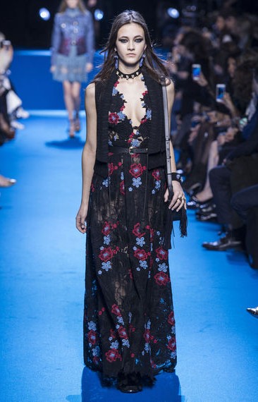 Οι Gipsy Queens του Elie Saab μαγεύουν το Παρίσι