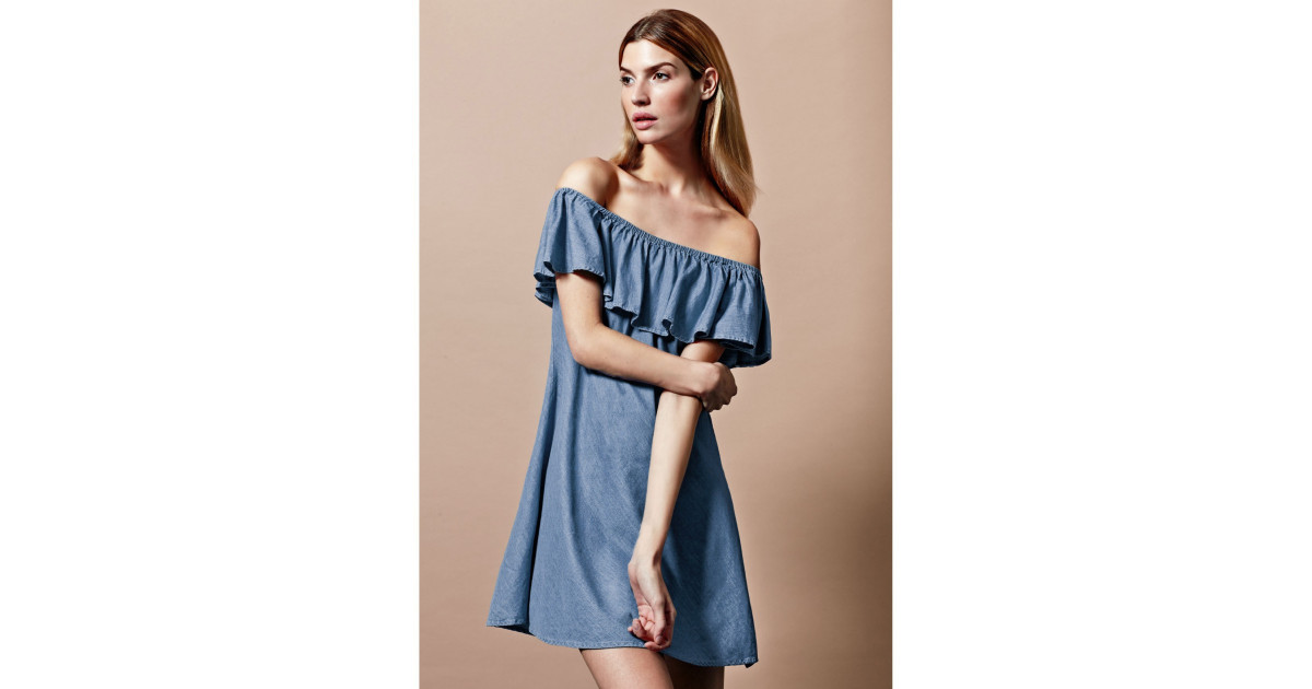 Το σχέδιο της Alexa Chung για το brand AG εξαντλήθηκε αμέσως 