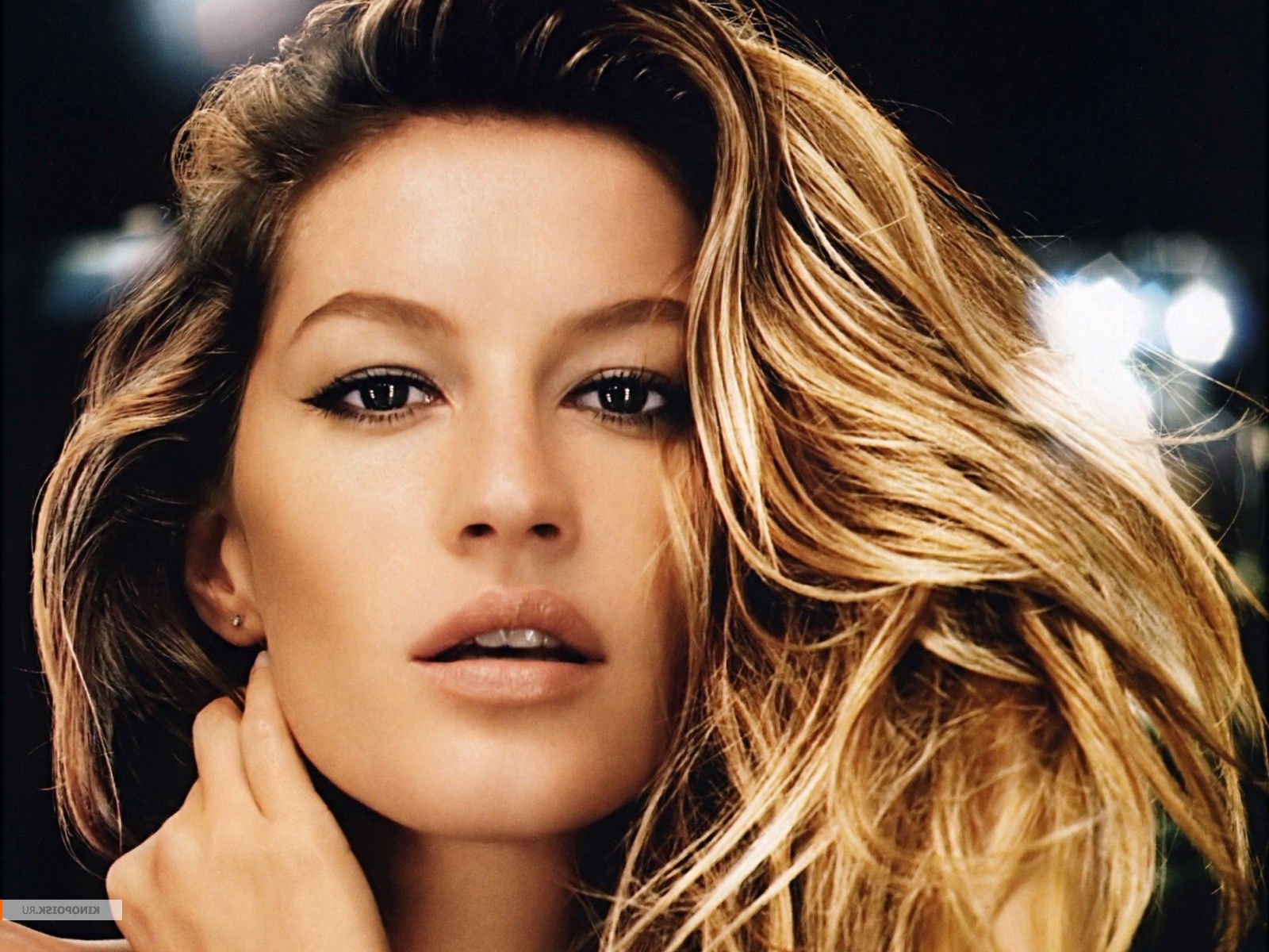 H Gisele είναι η νέα vlogger του οίκου Chanel