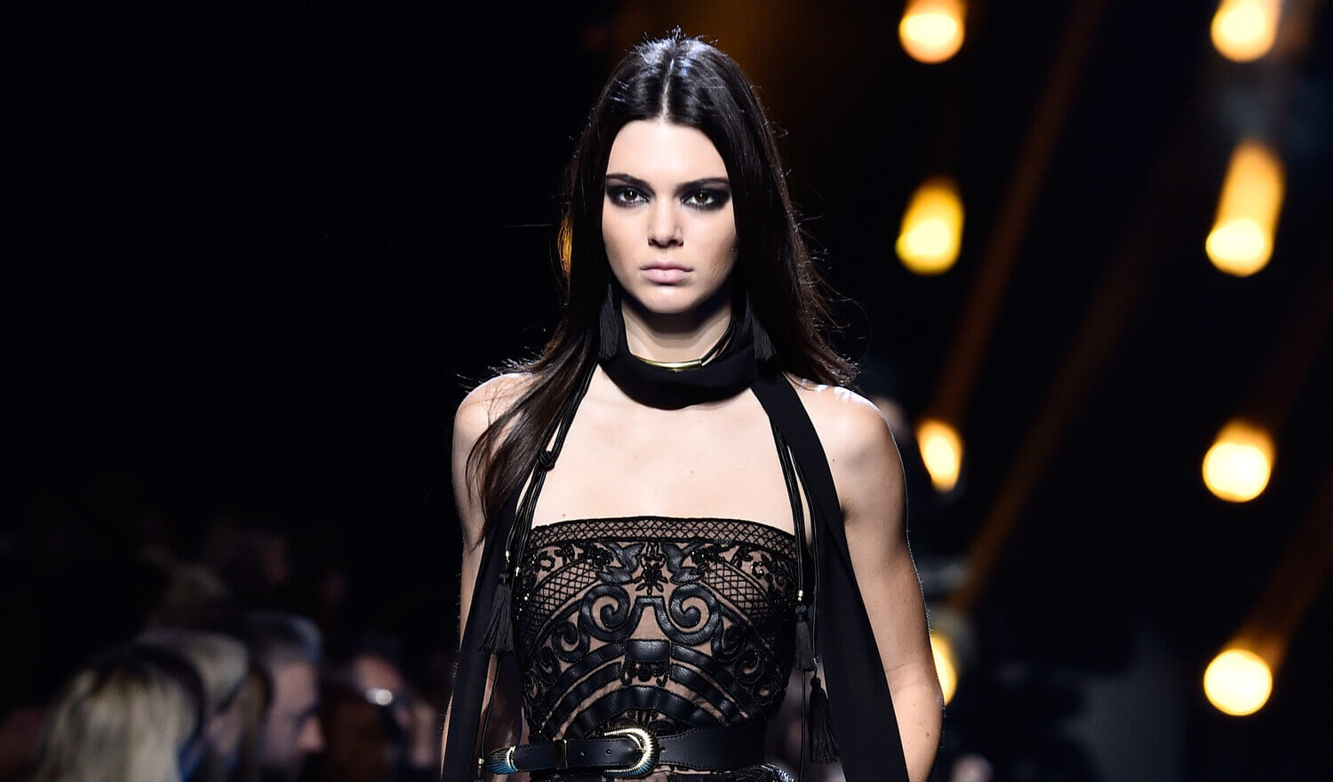 Οι Gipsy Queens του Elie Saab μαγεύουν το Παρίσι