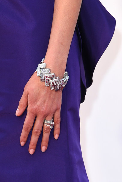 Ο οίκος Bulgari κοσμεί τον καρπό της Tina Fey 
