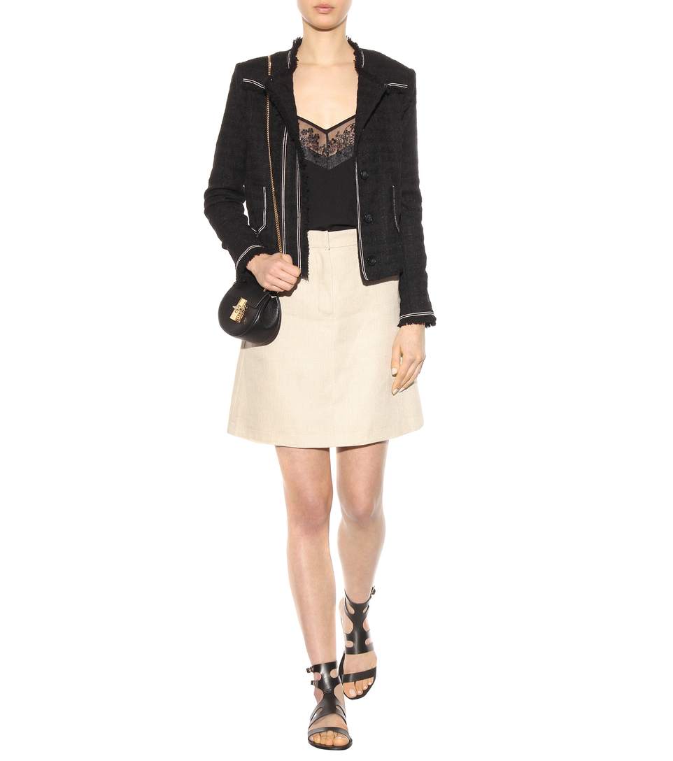 Σε γραμμή Α με 60's vibes από τον Carven