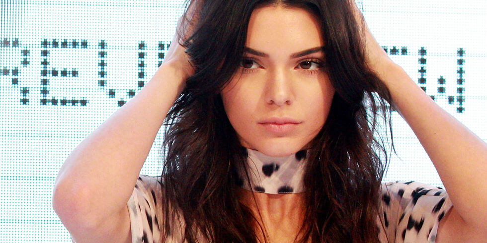 Ποιο είναι το beauty trick της Kendall Jenner για μαλλιά με όγκο;