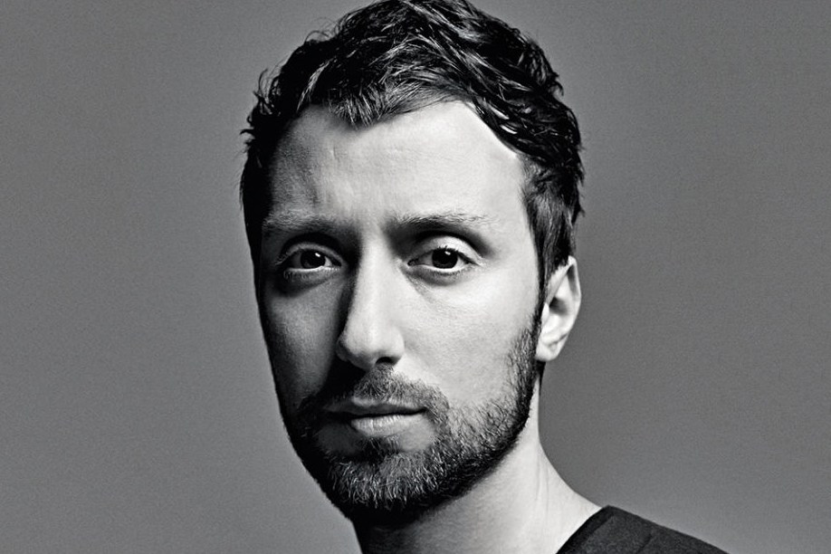Ο Anthony Vaccarello στη θέση του Hedi Slimane