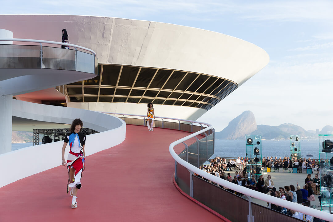 To resort season ξεκινά με Louis Vuitton στο Ρίο