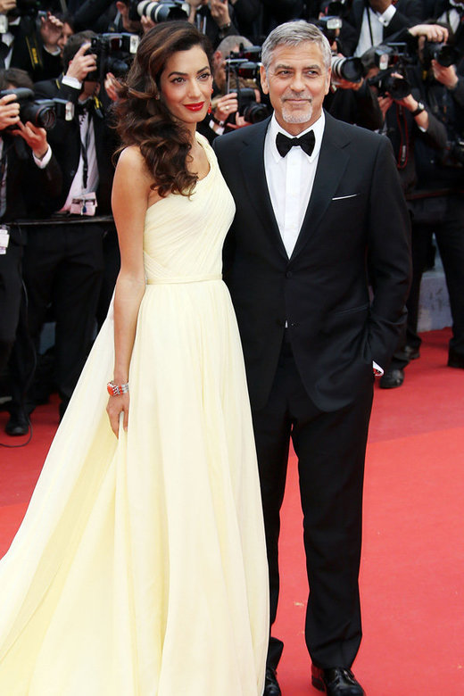 O George και η Amal Clooney με Atelier Versace στην ίδια πρεμιέρα. 