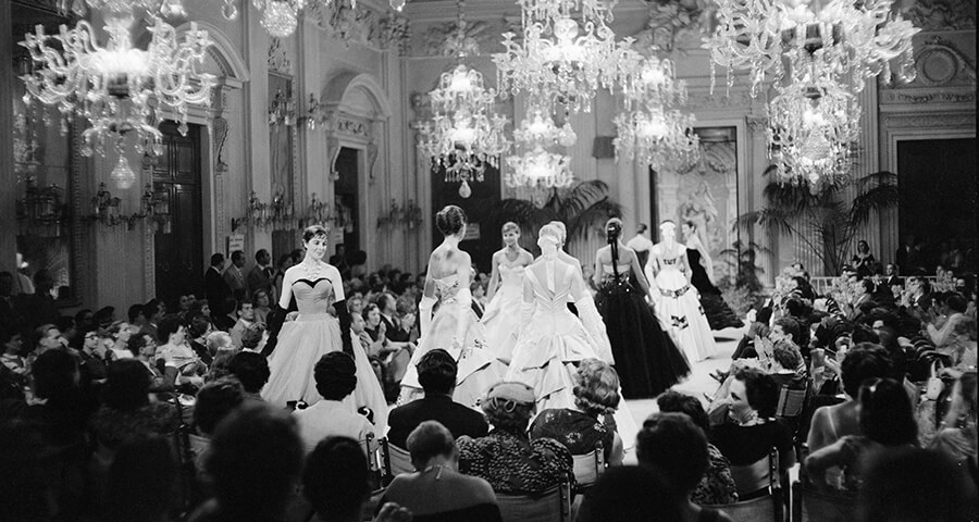 Sfilata (fashion show) στην Sala Bianca, 1955, φωτογραφία του G.M. Fadigati. 