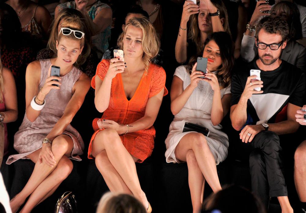 Γιατί ο Michael Kors απαγόρευσε τα social media στην επόμενη παρουσίασή του;