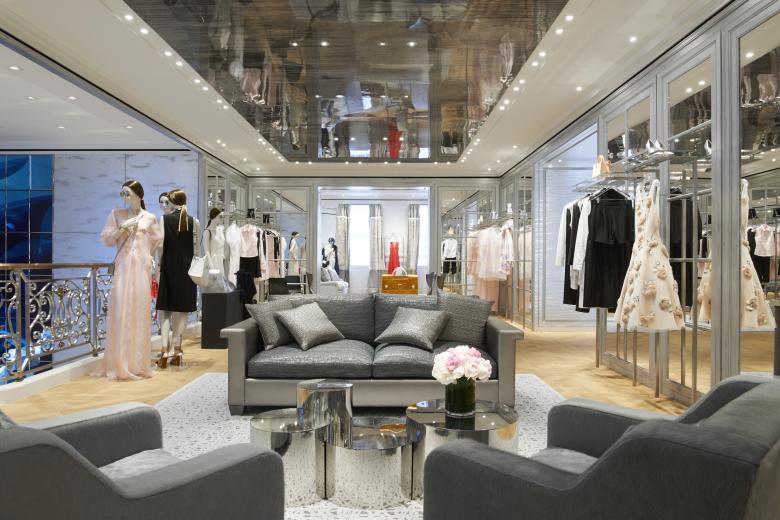 Η νέα μπουτίκ Dior στο Λονδίνο είναι μισή γκαλερί