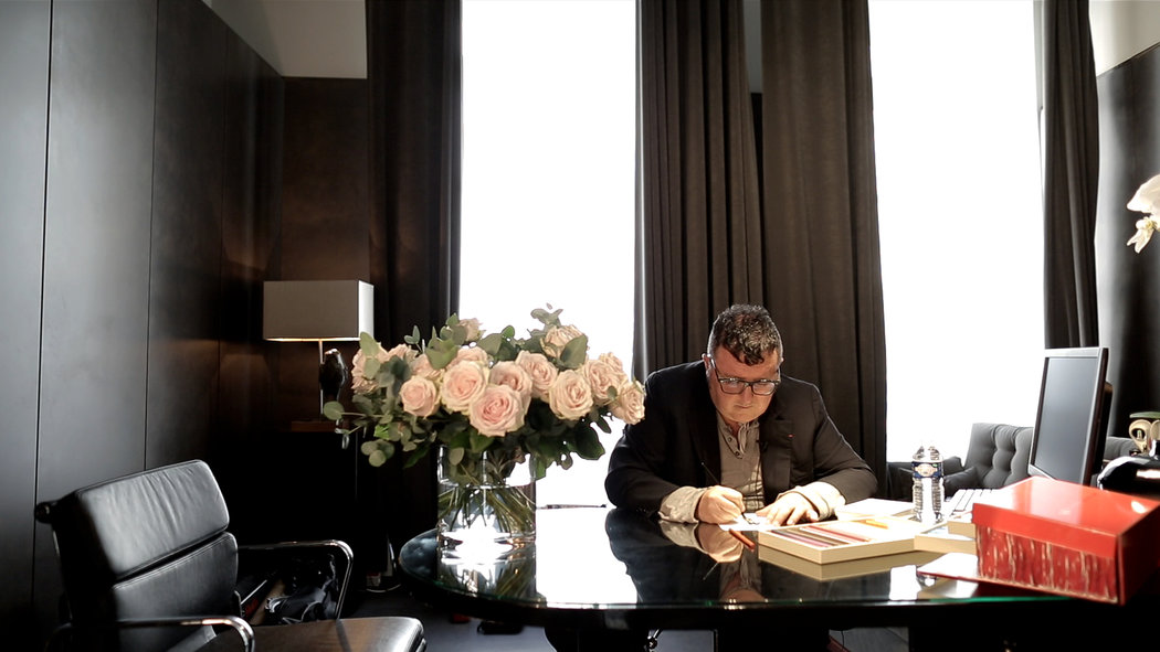 Το comeback του Alber Elbaz ξεκινά από τον κόσμο της ομορφιάς