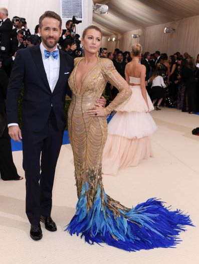 H Blake Lively με Atelier Versace 
