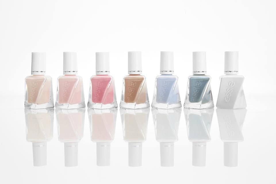 Tint Nails, η νέα τάση που αφήνει το μανικιούρ… στη μέση!