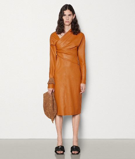 Δερμάτινο κρουαζέ φόρεμα, BOTTEGA VENETA