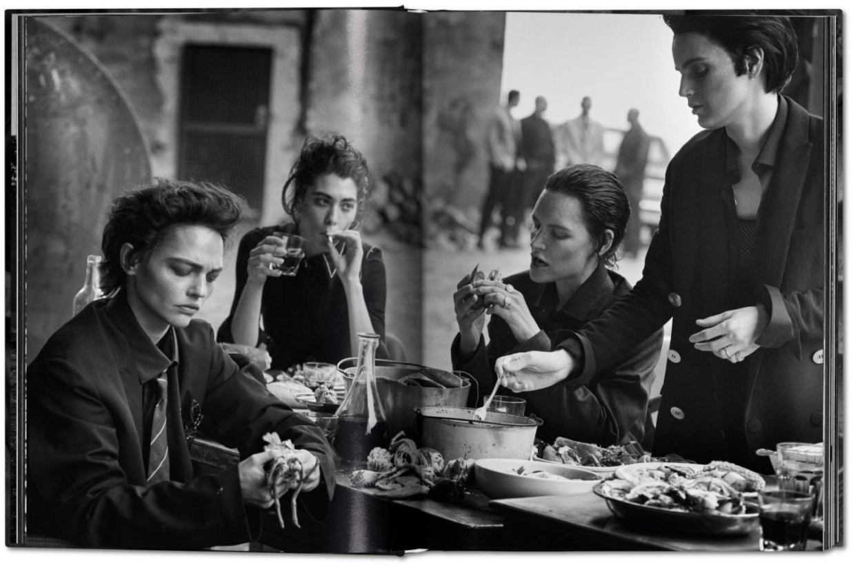 Sasha Pivovarova, Steffy Argelich, Kirsten Owen & Guinevere van Seenus, Brooklyn, 2015 © Peter Lindbergh. Courtesy of Peter Lindbergh, Paris