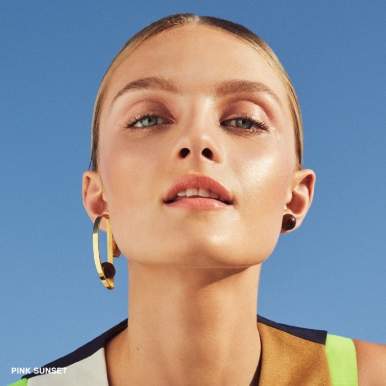 Highlighting Powder, σε απόχρωση Warm Glow, Bobbi Brown.