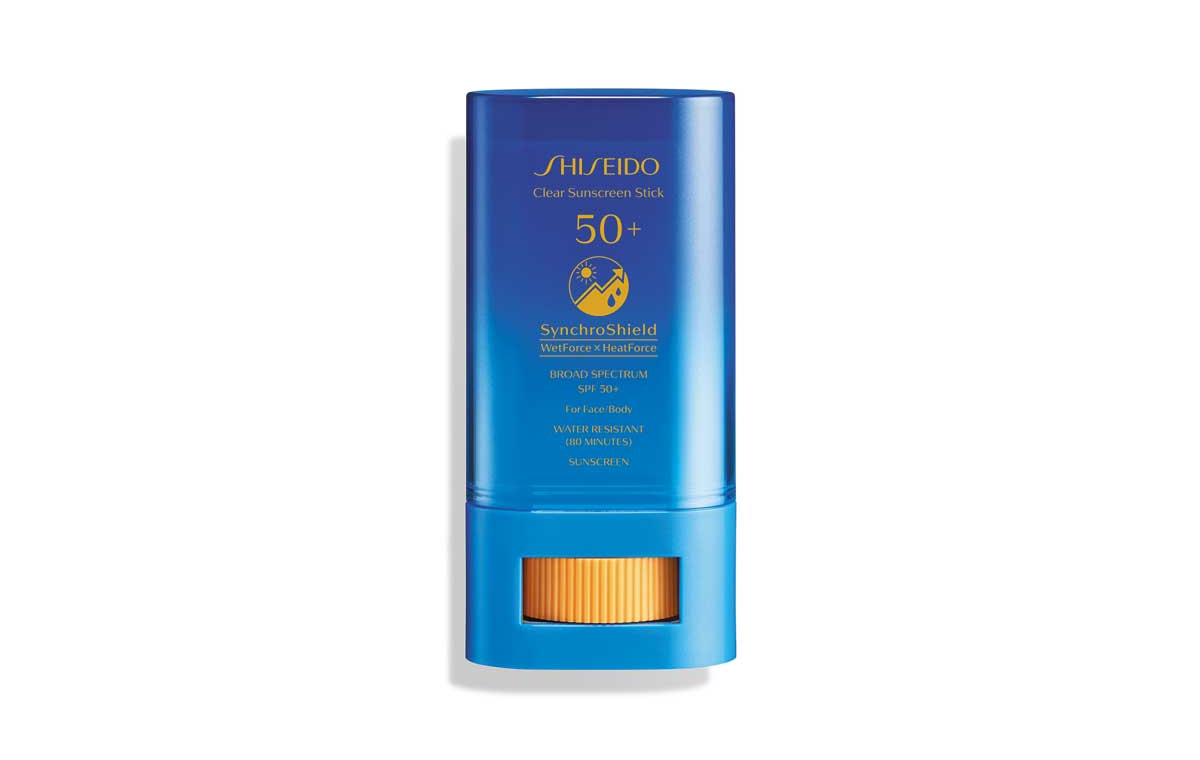 Τouch-free Clear Suncare Stick SPF 50+ που διασφαλίζει διαρροή λιγότερων κατάλοιπων στο νερό, Shiseido.