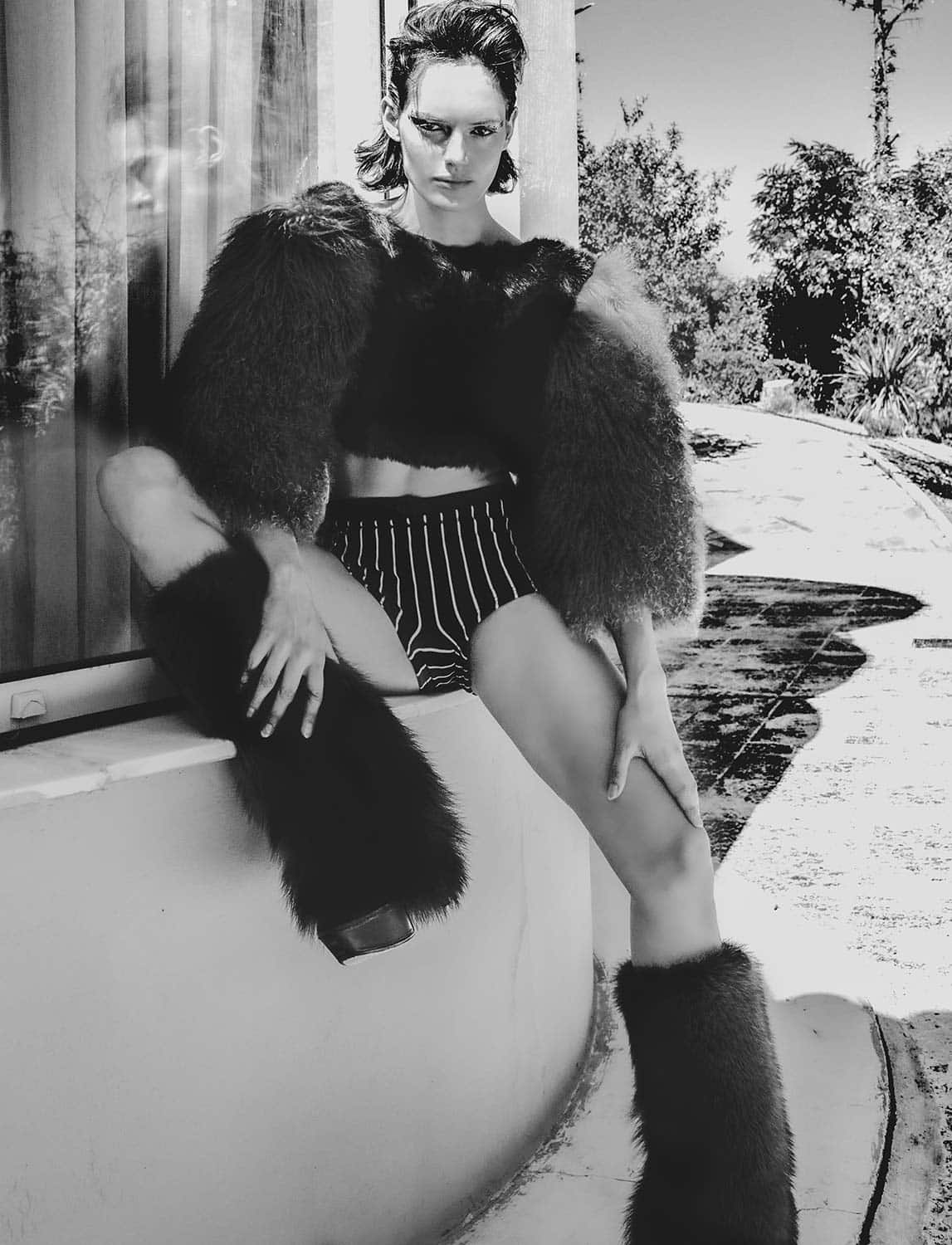 Γούνινο top και vintage σορτς toretali, Fur Platform Boots Marni, brandsasmara. 