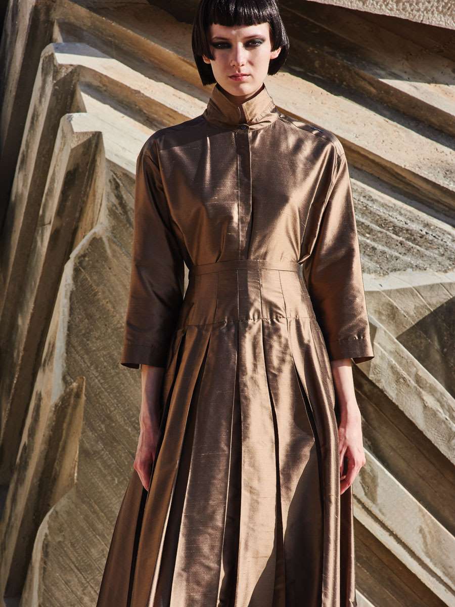 Πουκάμισο και
φούστα από μεταξωτό
σαντούκ Max
Mara, Max Mara
Boutique.