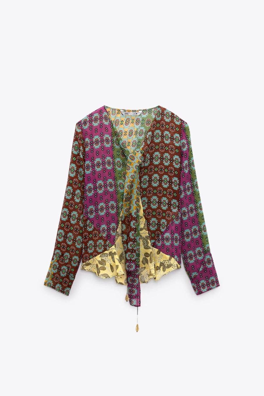 Μπλούζα εμπριμέ με κορδέλες, 39,95€ , Zara.