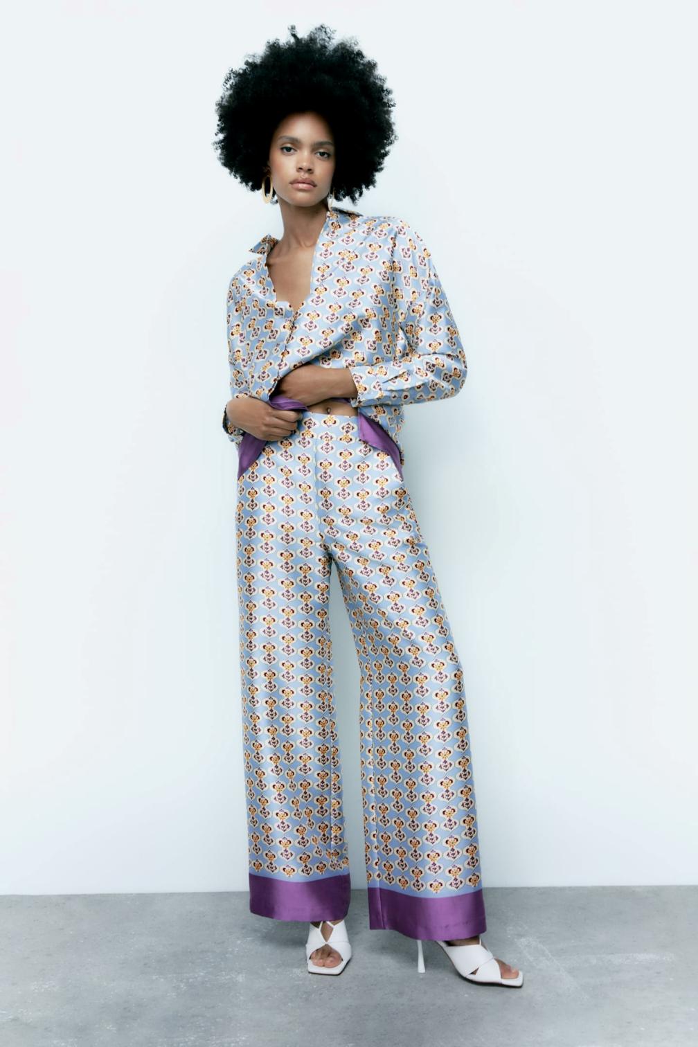 Ψηλόμεσο παντελόνι με λάστιχο 29,95€ , Zara.