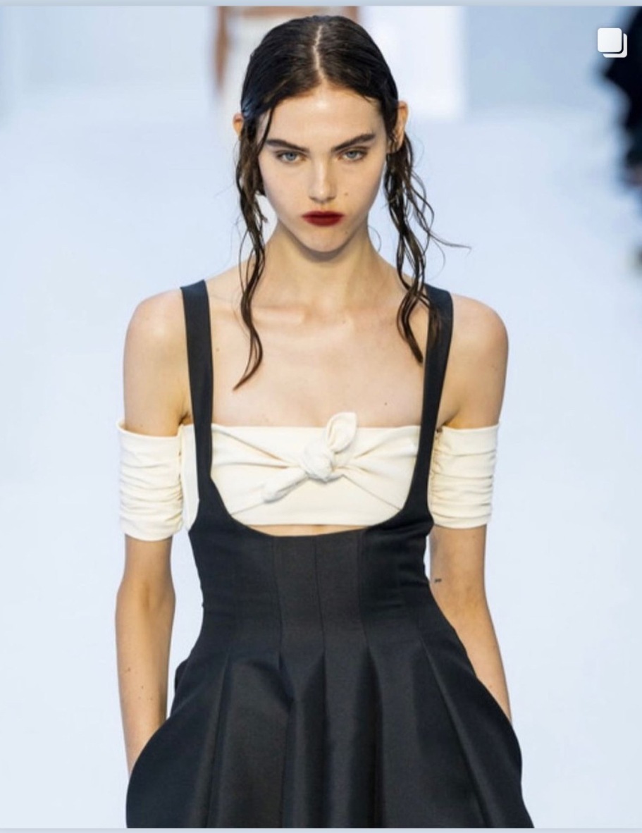 Crace Cameron για το show Philosophy ss23, μακιγιάζ Έλενα Χατζηνικολίδου 