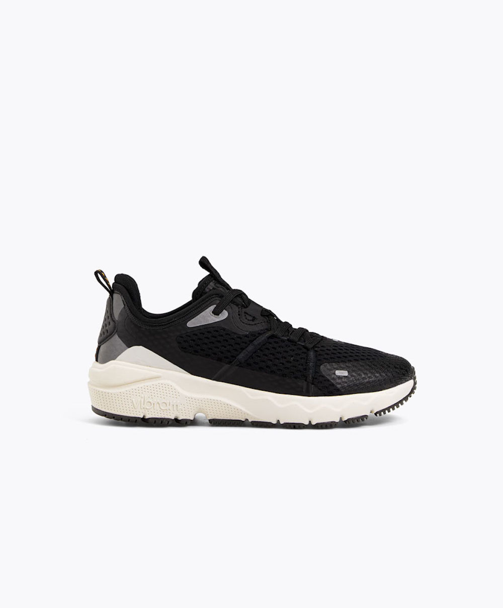 Αθλητικό παπούτσι για τρέξιμο U-RUN Vibram® LITE, 79.99€, Οysho. 