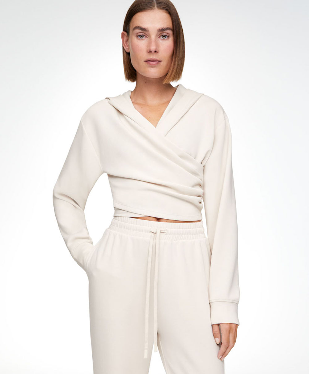 Κρουαζέ φούτερ crop modal, 29.99€ , Οysho.