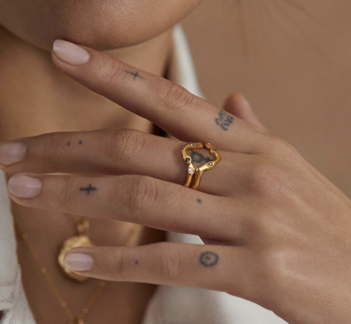 Nadia Blanco, Milk nails