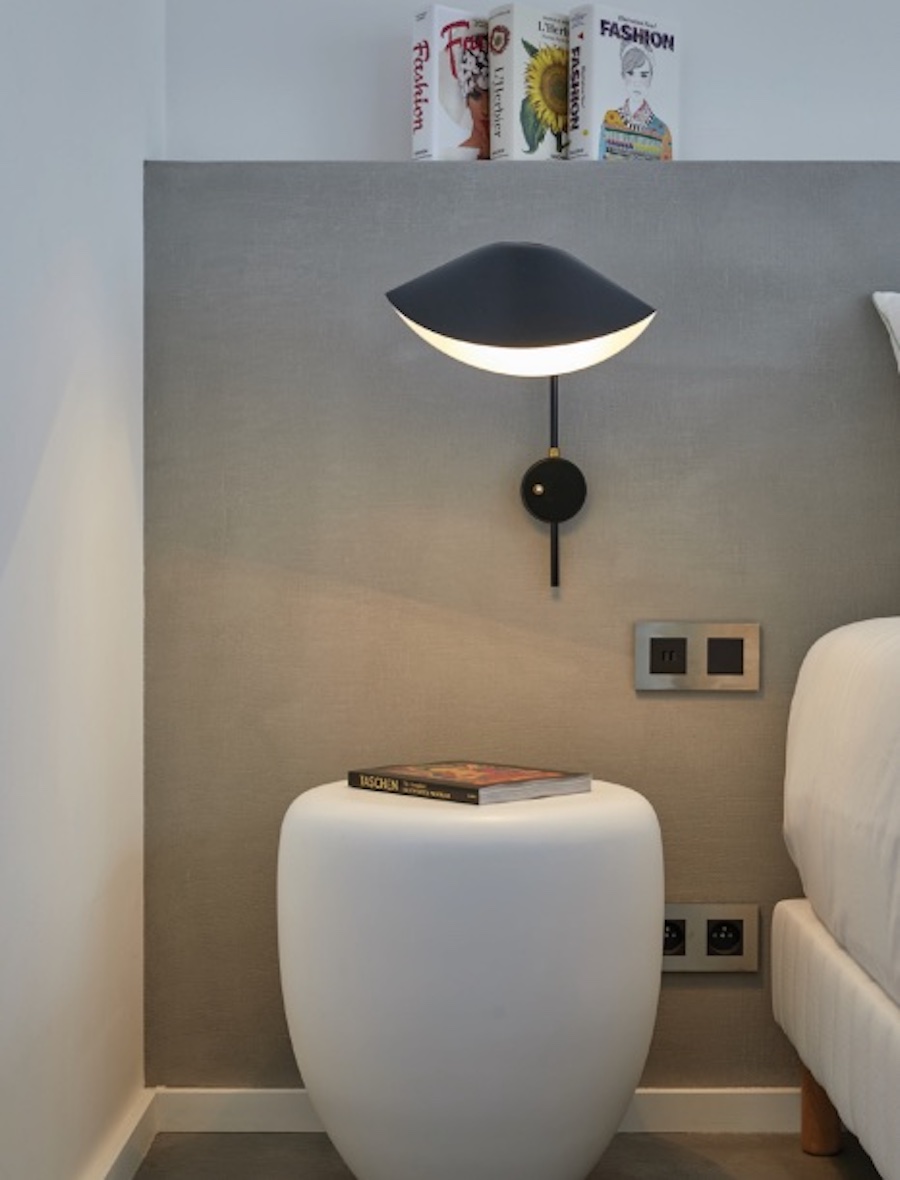 Κομοδίνο "194-9" του Piero Lissoni για την Cassina (Γ. Δελούδης).