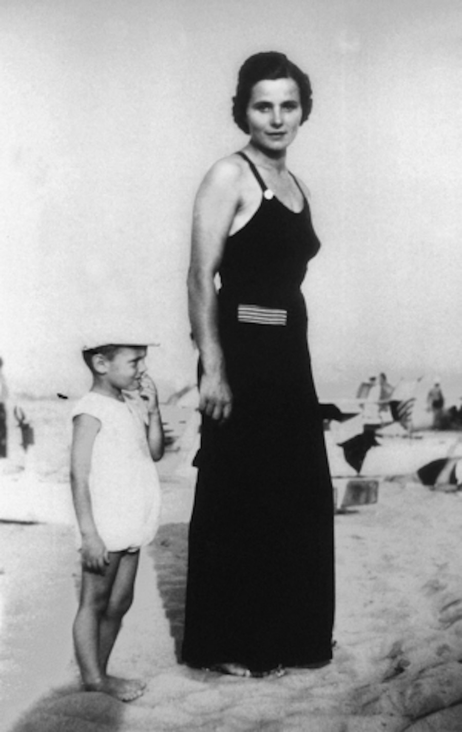 O Giorgio Armani με την μητέρα του Μαρία και τον αδερφό του Sergio.