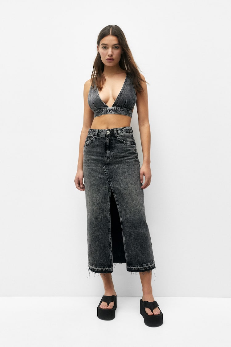 Μακριά φούστα jean, 25.99 € , Pull and Bear