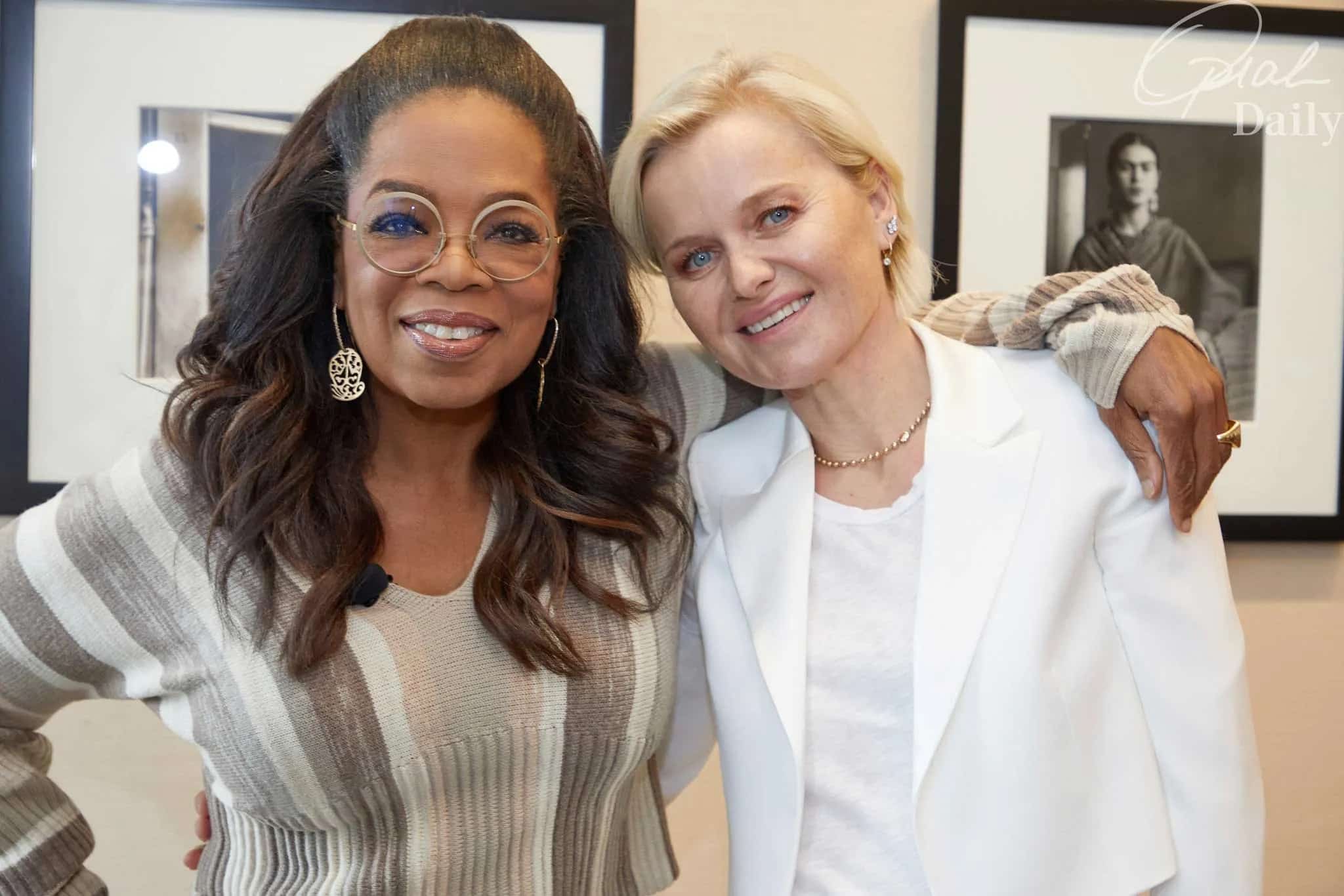 Η Oprah Winfrey με την Dr. Barbara Sturm. Φωτογραφία: Philip Friedman. 