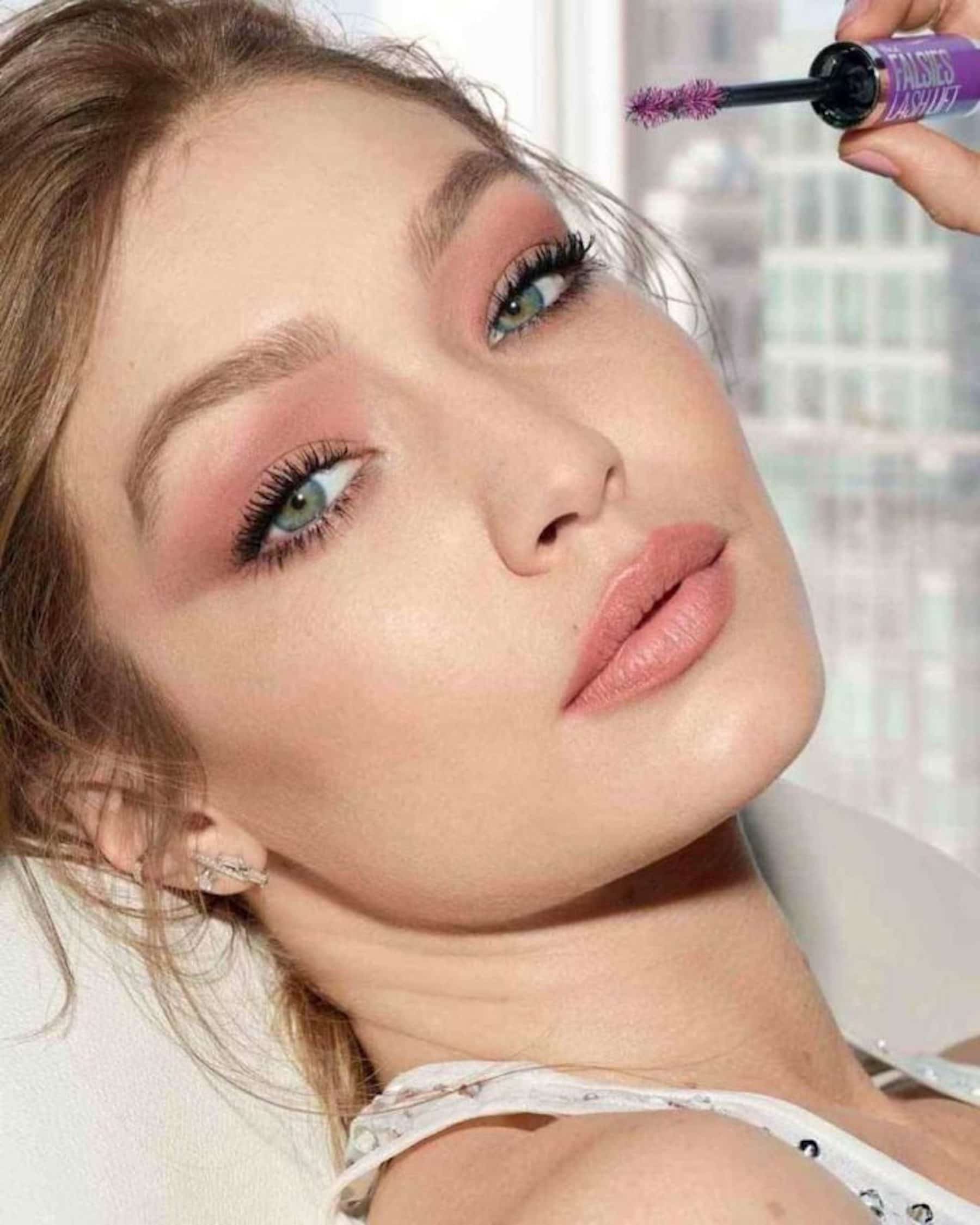 Gigi Hadid. Maybelline New York, Falsies Lash Lift Mascara