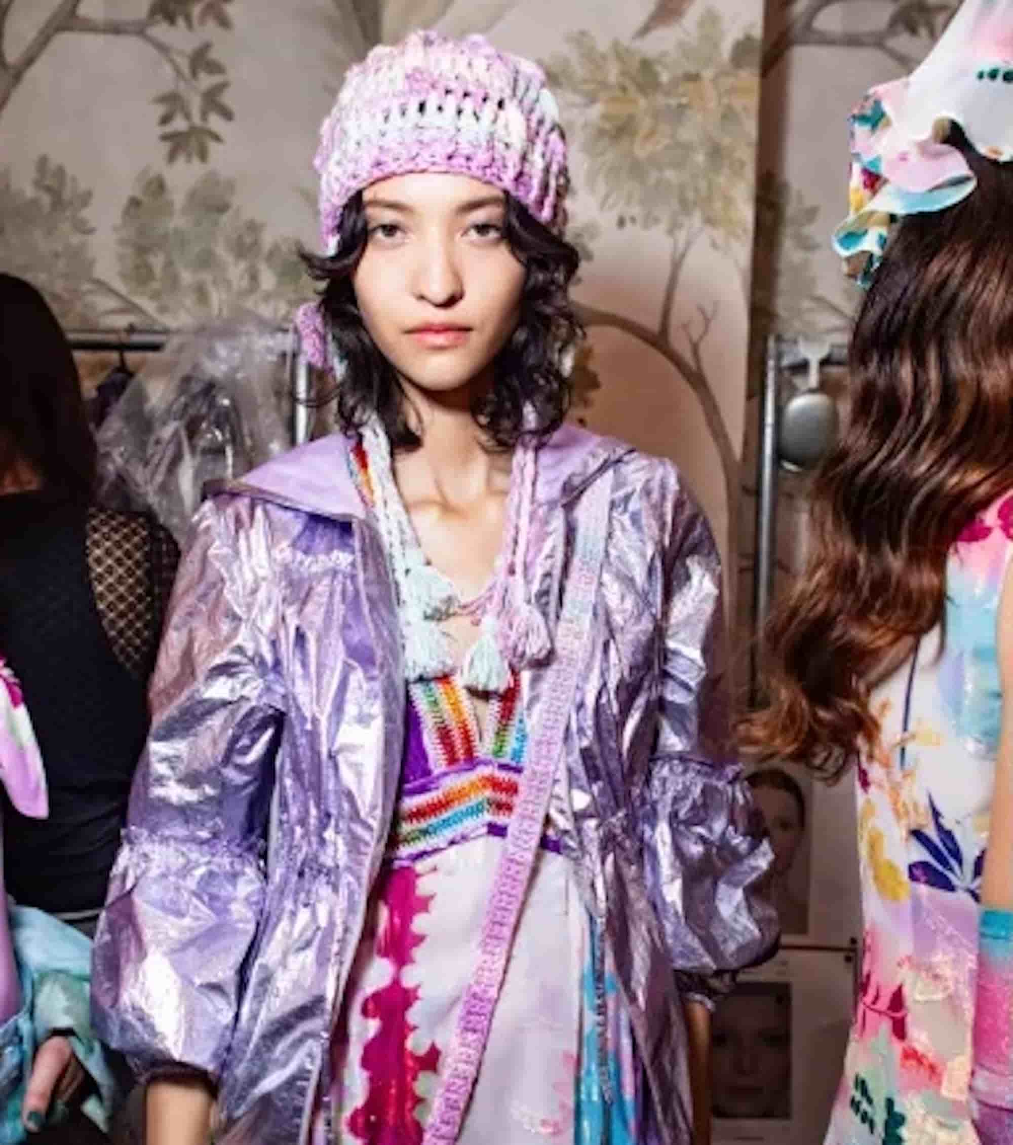 Anna Sui ss24. Hairstylist: Garren. Photo: Gerardo Somoza.