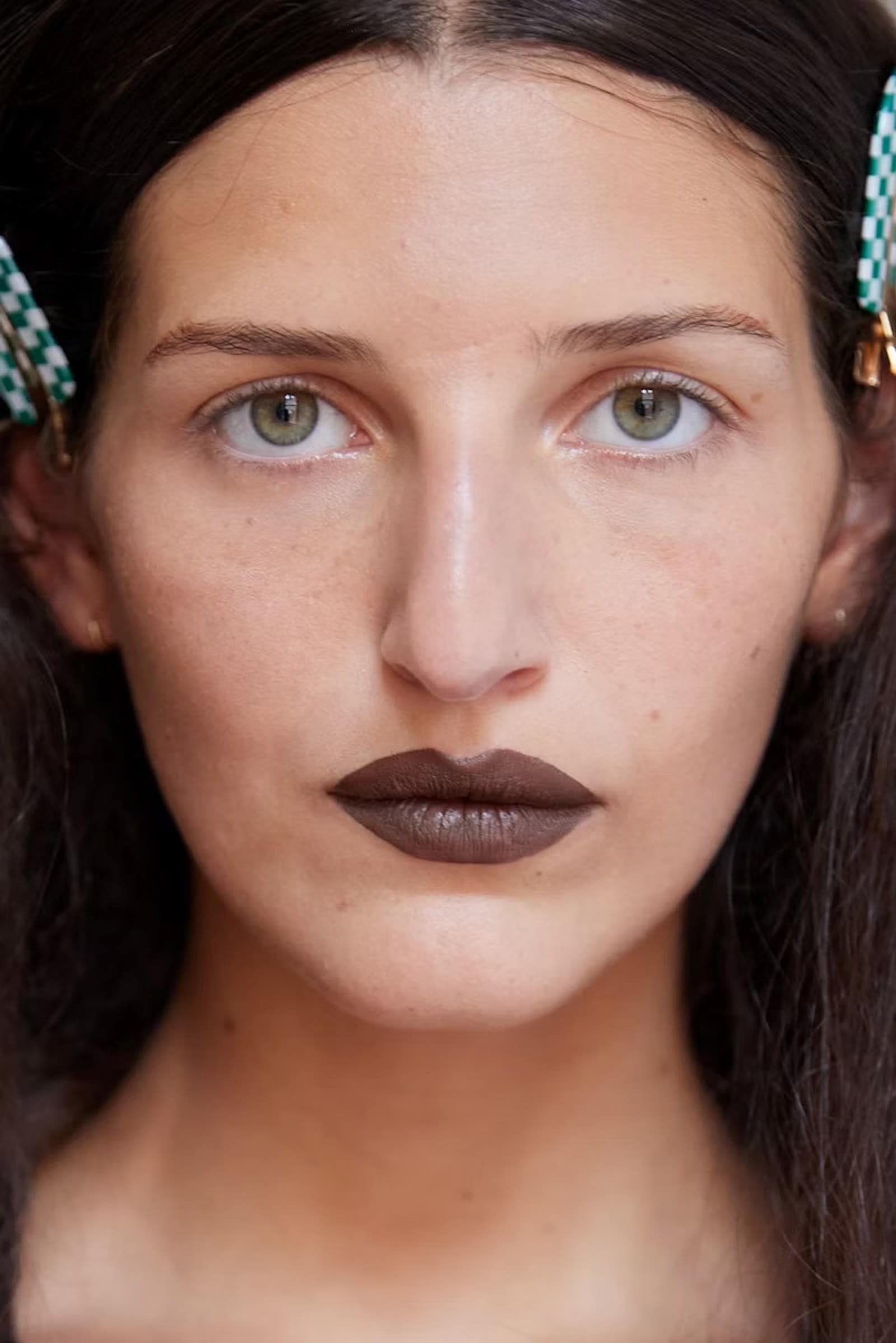Rachel Comey ss24. Makeup artist: Romy Soleimani. Photo: Courtesy of Estée Lauder.