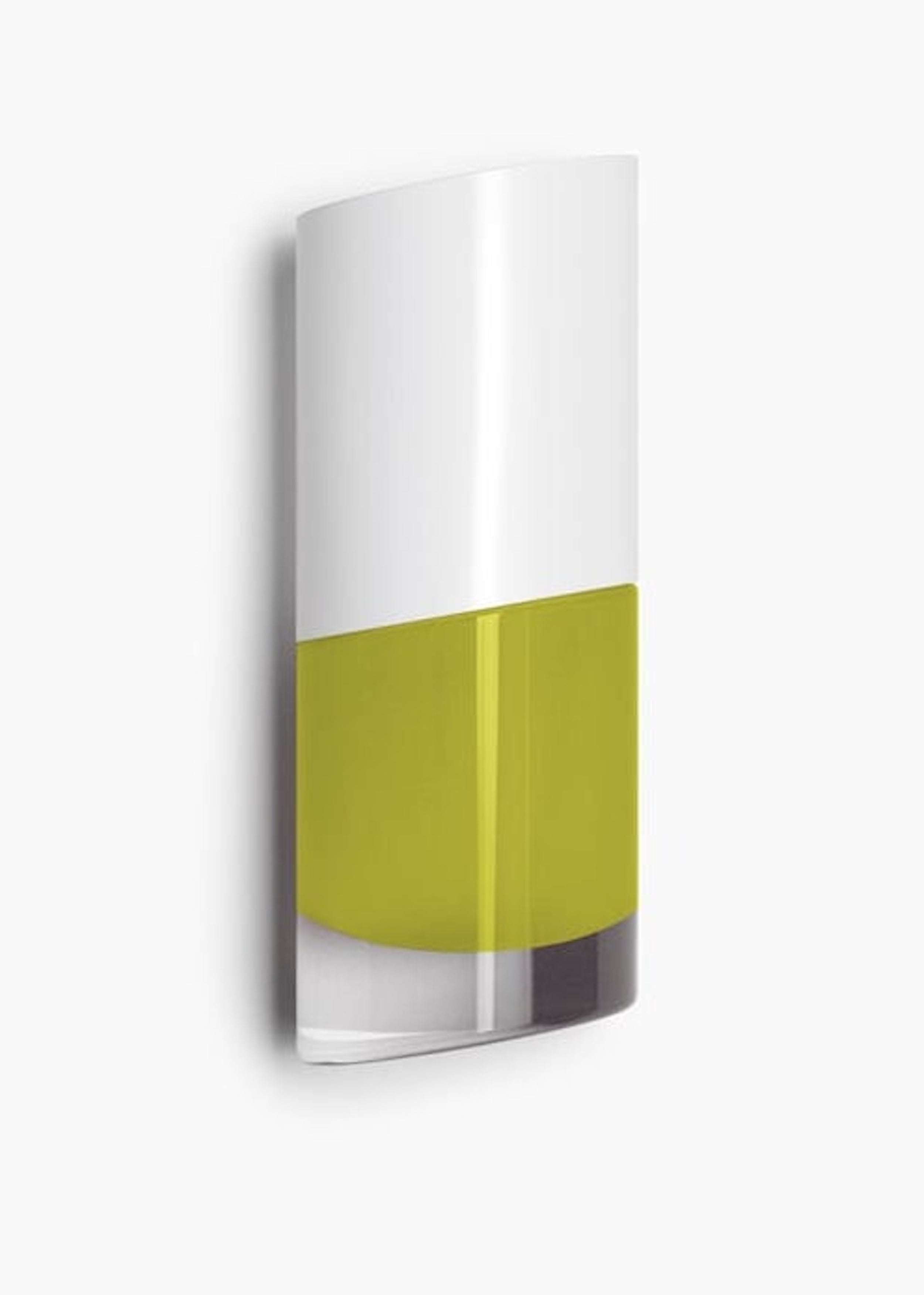 Βερνίκι νυχιών lime, 5.95 € , Ζara Beauty. 