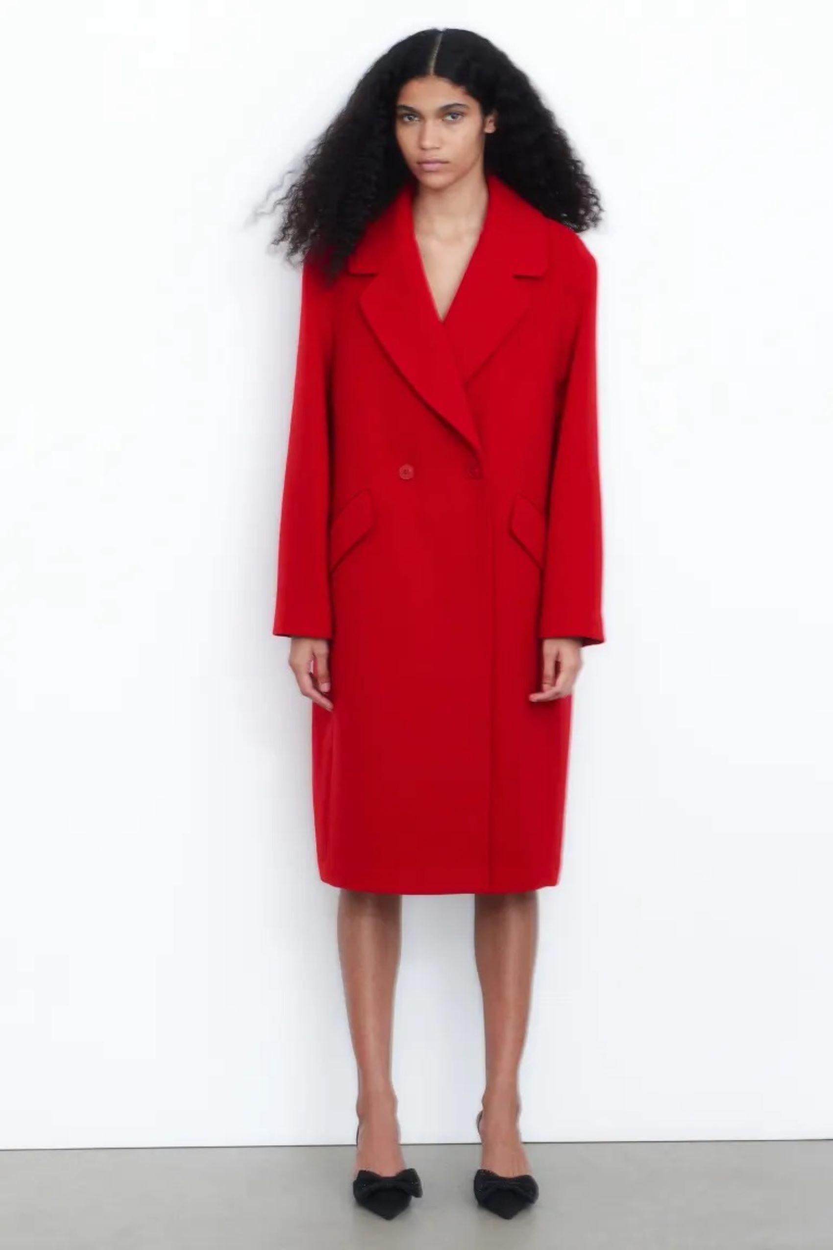 Σταυρωτό παλτό 199.99 € , H&M.