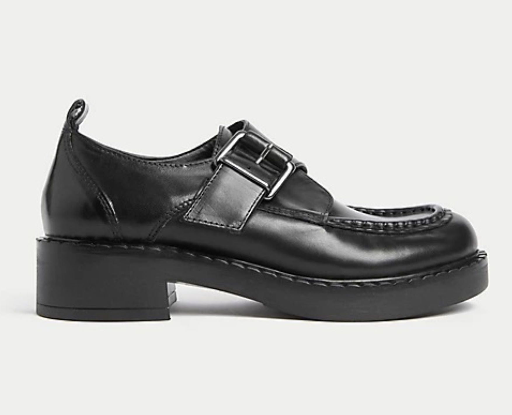 Δερμάτινα brogues με τακούνι, 69.99  € , Μarks & Spencer.