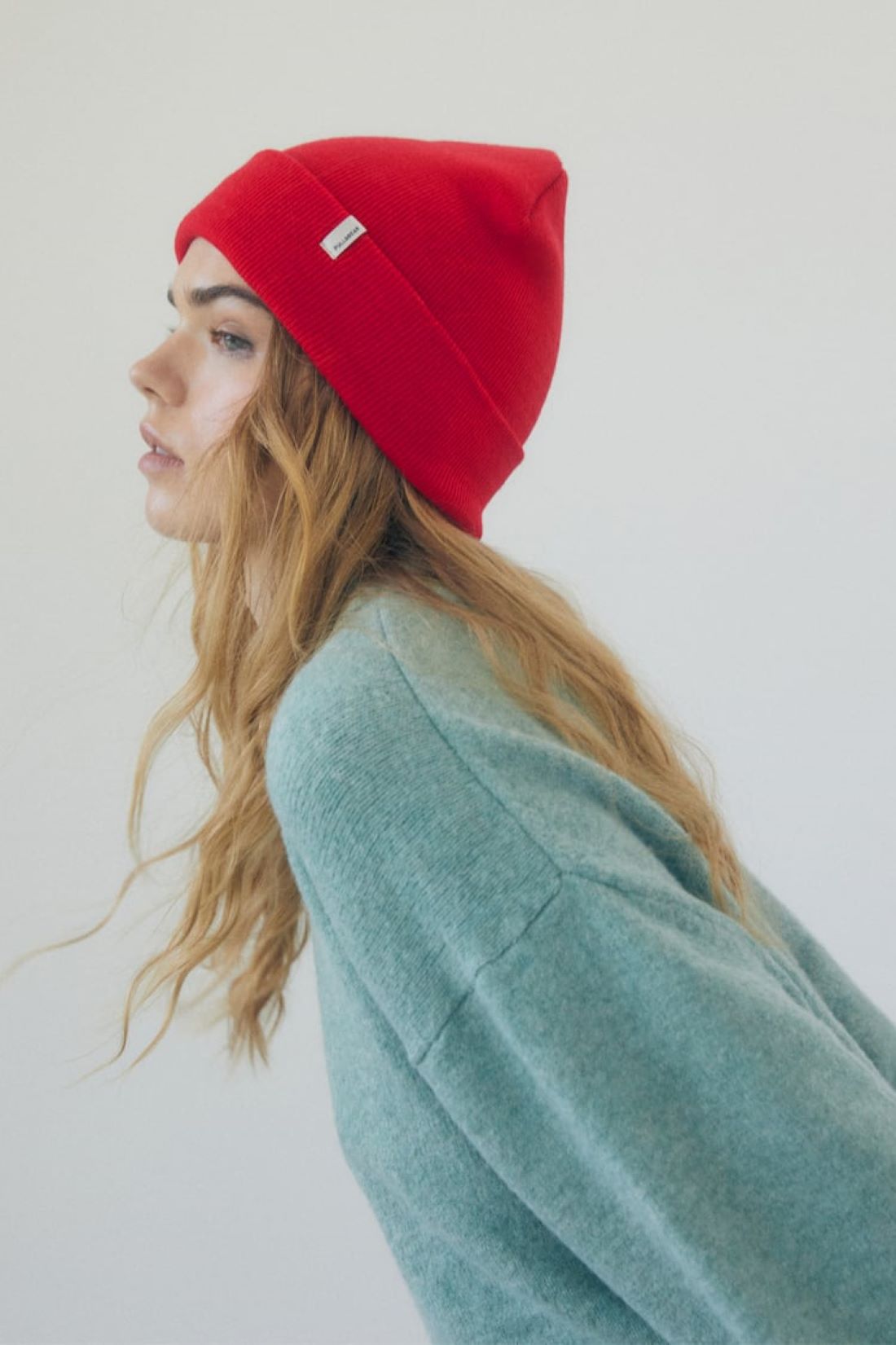 Σκουφάκι basic τύπου beanie 5.99 € , Pull and Bear.