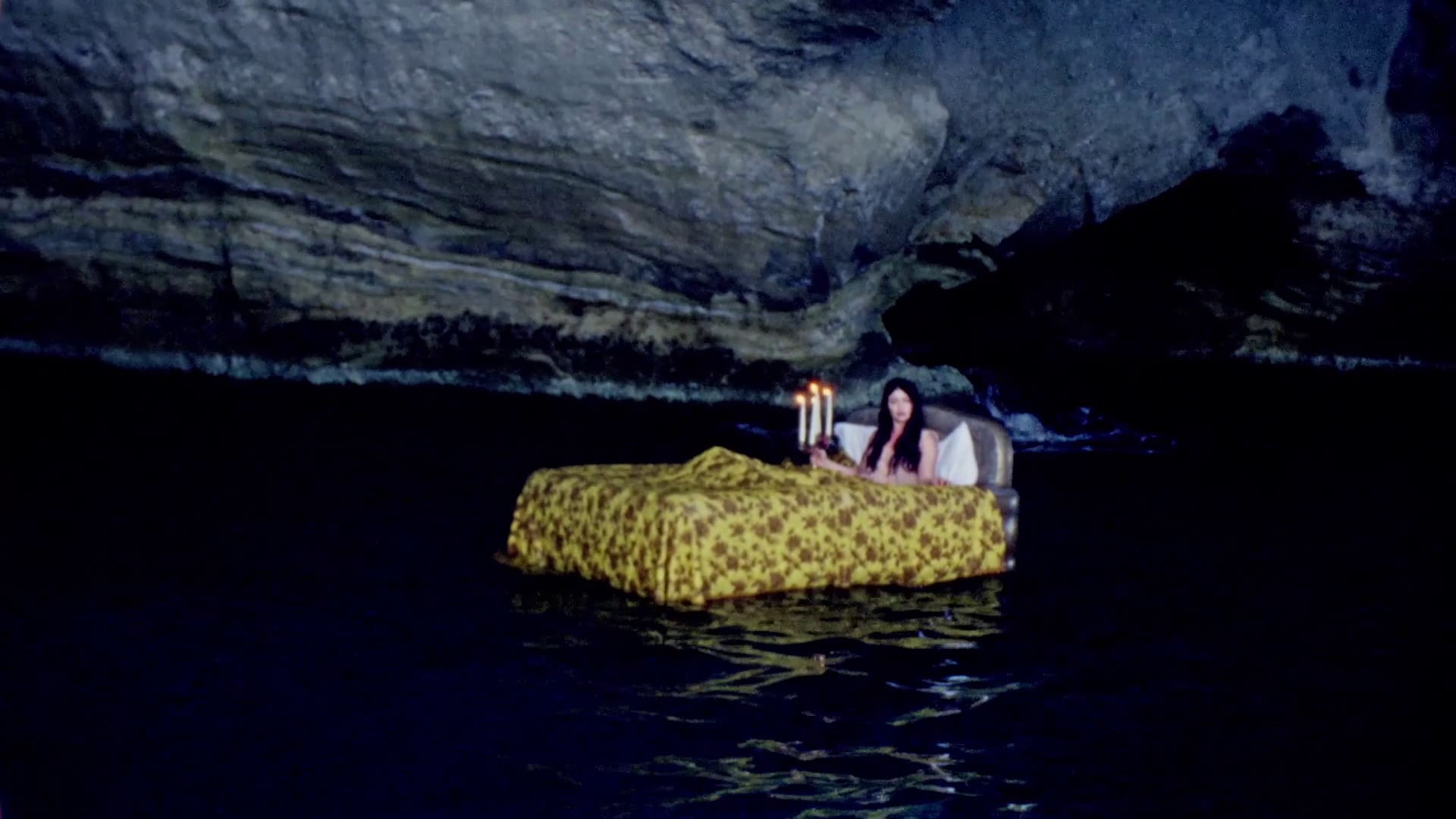 Ariana Papademetropoulos, Voyage to Venus, 2019, ψηφιακό βίντεο με εκτάχρωμο φιλμ 35mm.