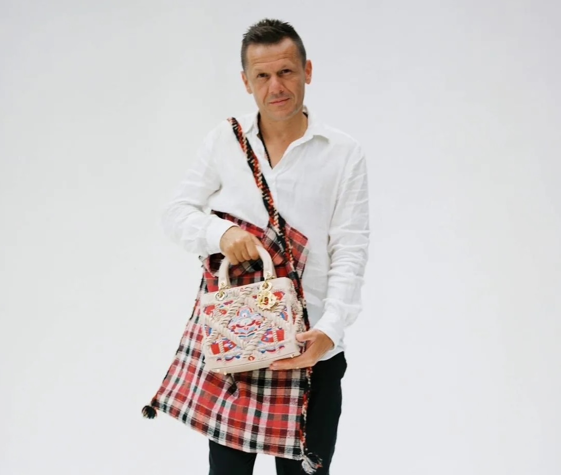 Mircea Cantor