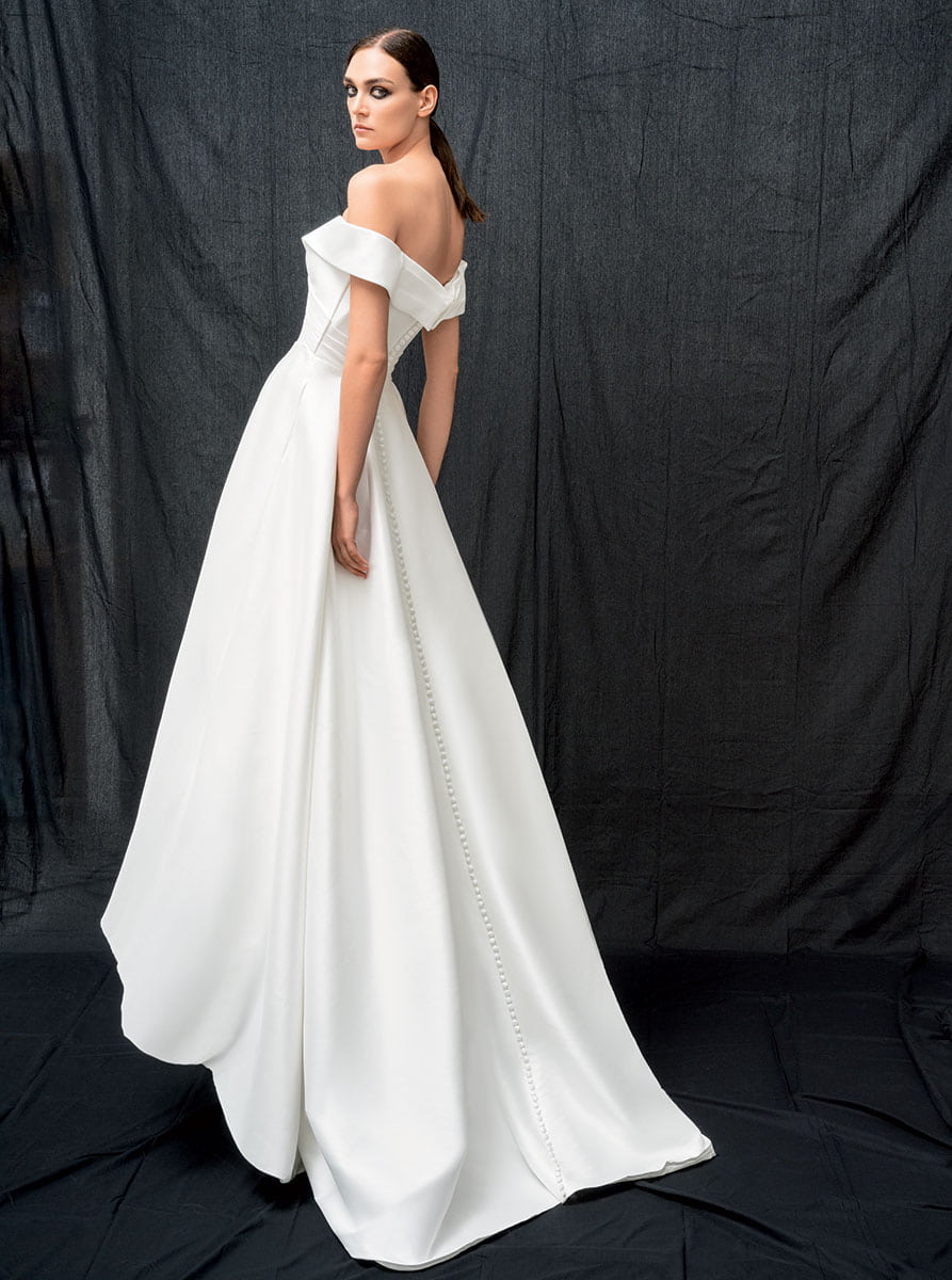 OFF SHOULDER
Νυφικό από σατέν ντουσέζ, Φαίδρα. 