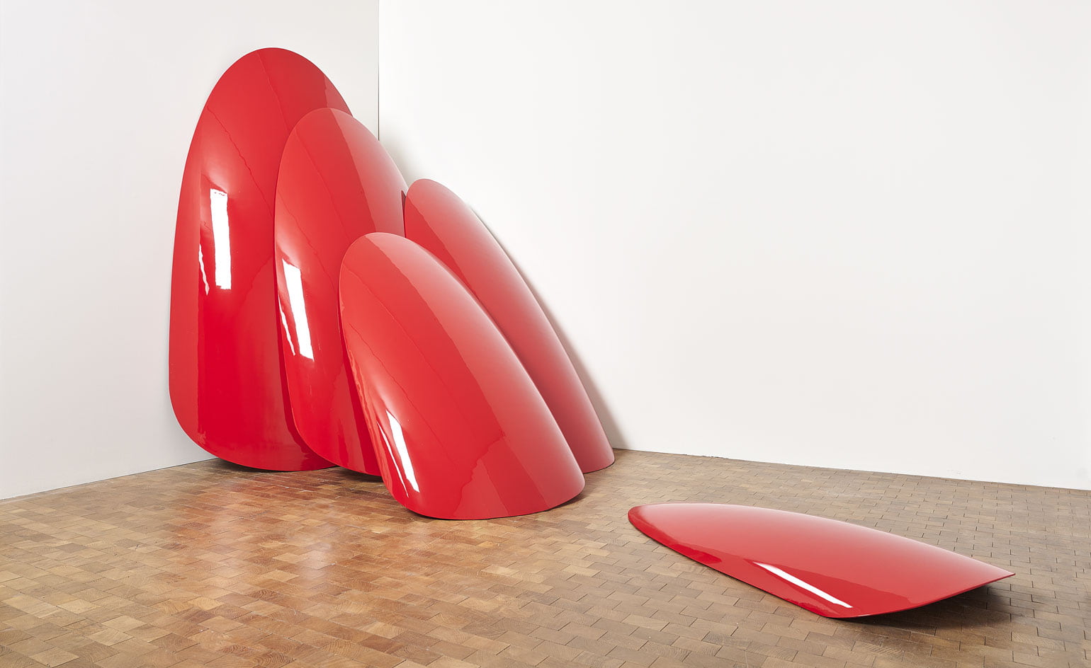 Red Nails, 2019, Courtesy the artist and Zeno X Gallery. Photo credit: Pierre Antoine
