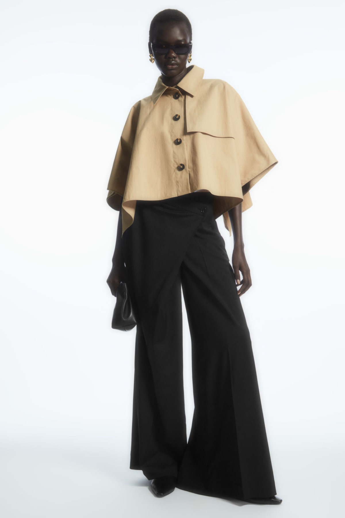 Cropped καμπαρντίνα σε μπεζ απόχρωση, 99.00 € , Cos.